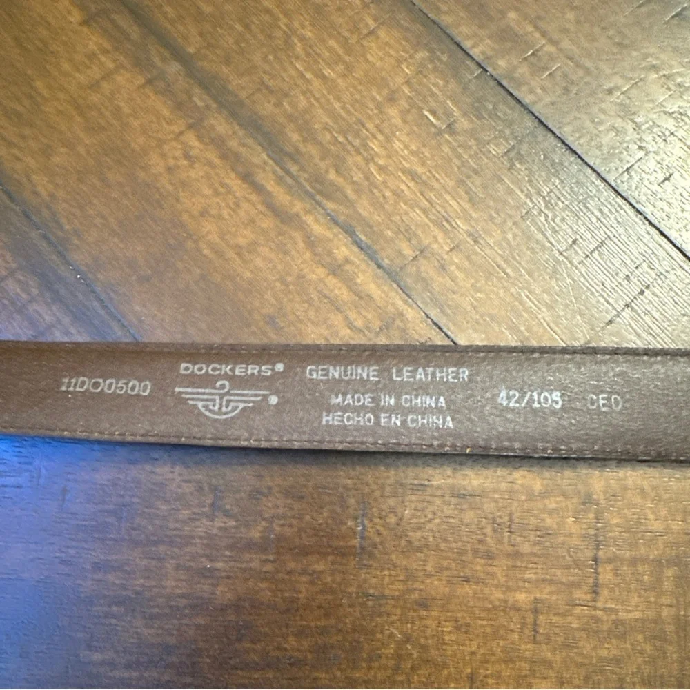 MEN'S‎ DOCKERS LIGHT BROWN GENUINE LEATHER BELT SIZE 45/105cm.